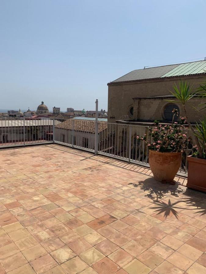 La Casa Nel Cuore Della Citta Lägenhet Neapel Exteriör bild