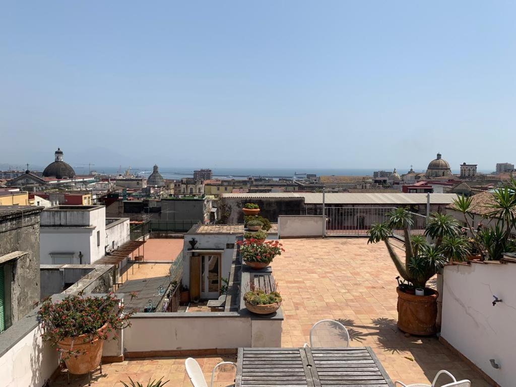La Casa Nel Cuore Della Citta Lägenhet Neapel Exteriör bild